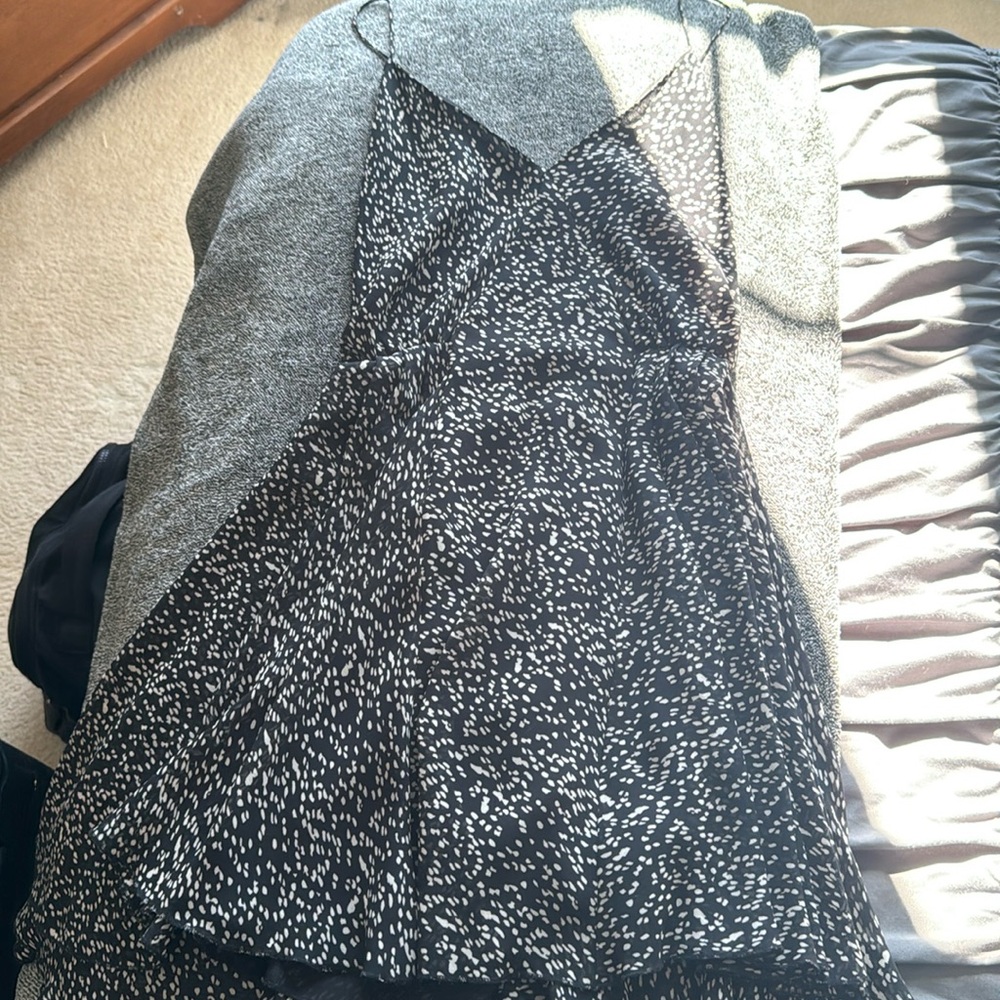 Black spotted dress open back